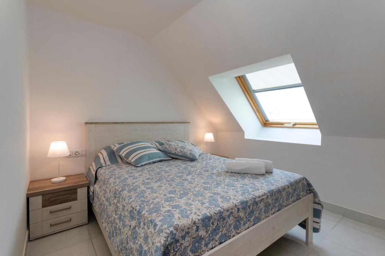 Apartment Nautilus Atico, 3 Dormitorios, Puerto, By Bookindenia