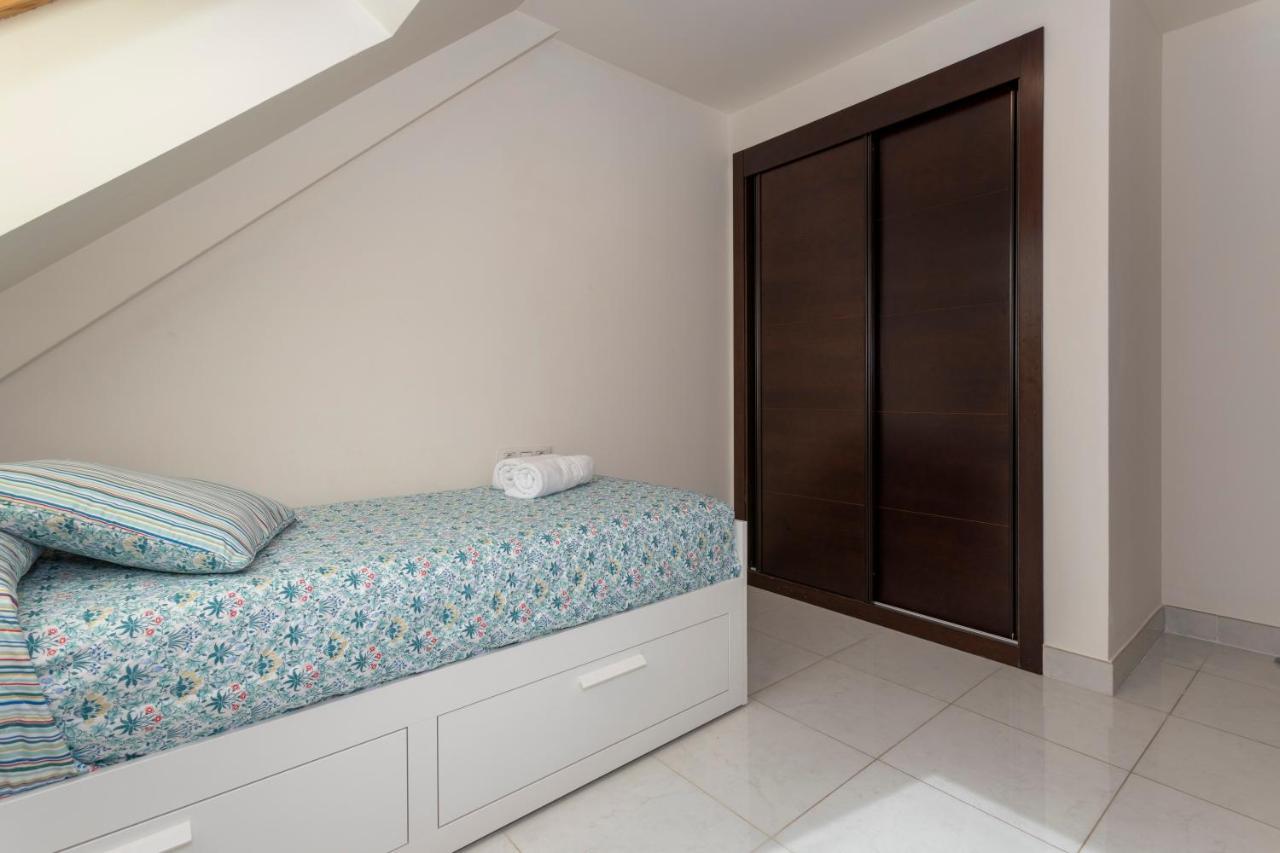Nautilus Atico, 3 Dormitorios, Puerto, By Bookindenia Apartment *
